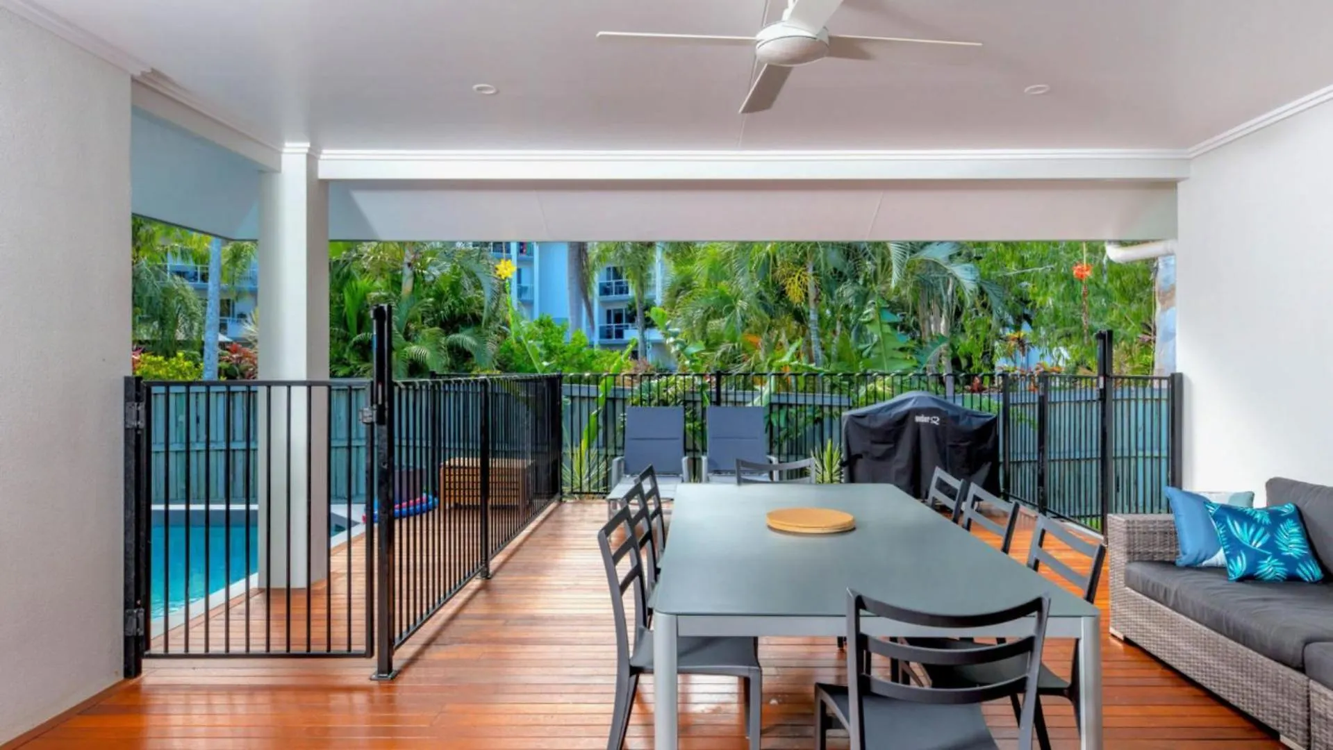 Canopy House - Palm Cove Holiday home